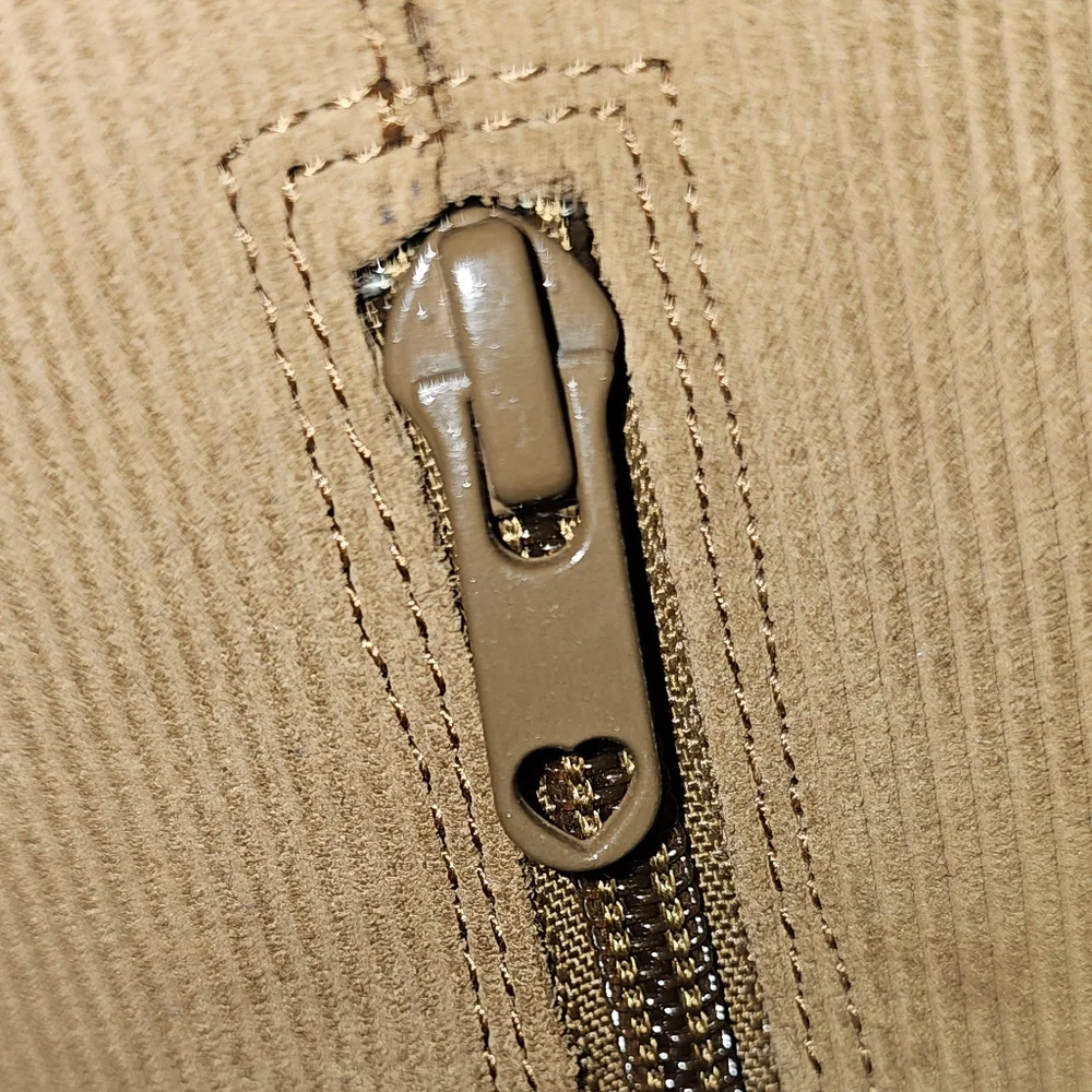 Ugg corduroy heart tan size 5 boots - Picture 4 of 9